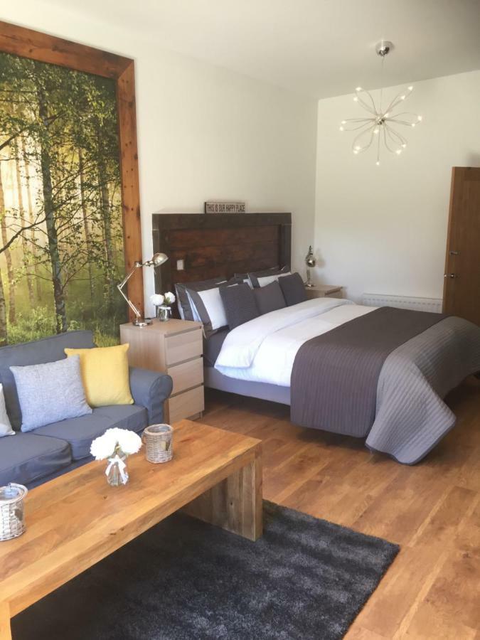 Willow Court Farm Studio South & Petting Farm, 8 Mins From Legoland & Windsor, 15 Mins From Lapland Uk Exteriör bild