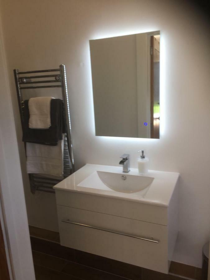 Willow Court Farm Studio South & Petting Farm, 8 Mins From Legoland & Windsor, 15 Mins From Lapland Uk Exteriör bild